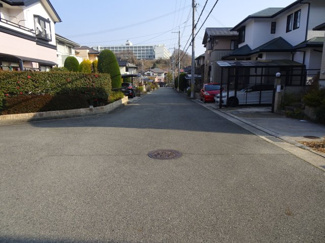 【前面道路含む現地写真】 | 川西市南野坂2丁目38-1　中古一戸建て
