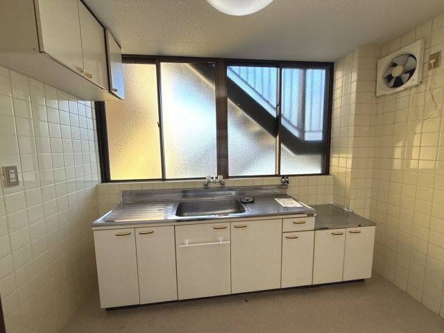 フジイビルのキッチン