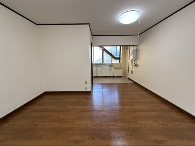 フジイビルの居間・リビング