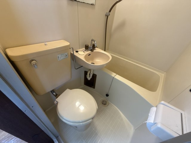 フジイビルの浴室