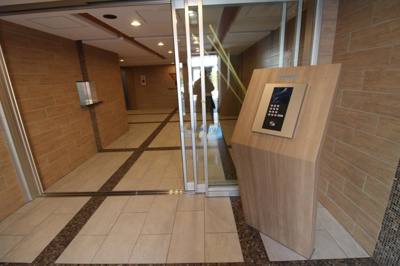 【エントランス】 | セオリー大阪アーバンレスト