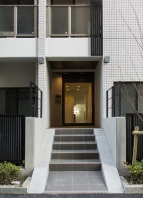 【エントランス】 |  ソレーユ四谷三丁目