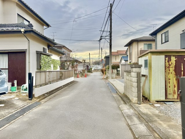 つくばみらい市谷井田中古戸建の前面道路含む現地写真