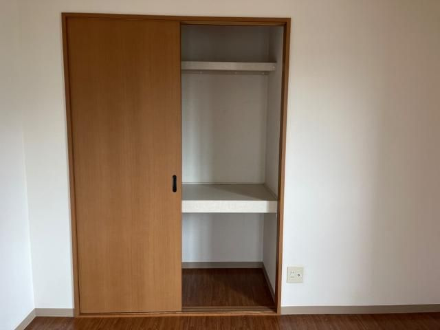 【収納】サニープラザ円