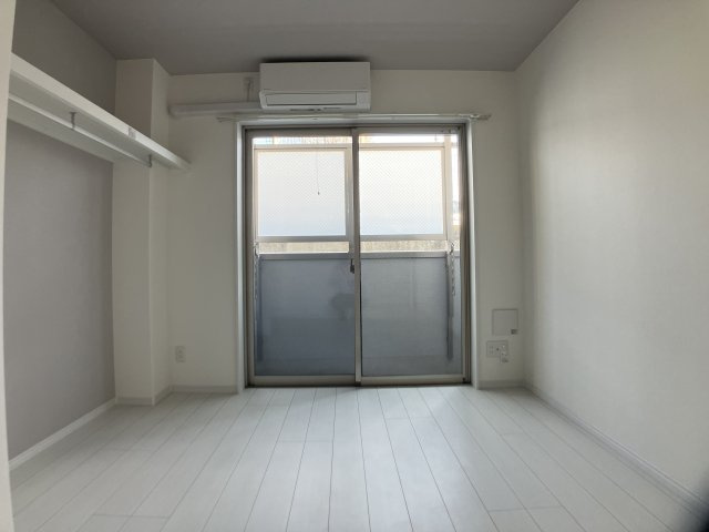 SKビル拾参番館の居間・リビング