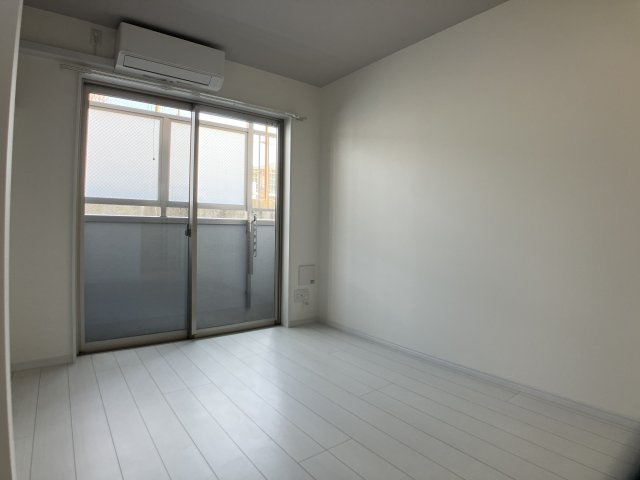 SKビル拾参番館の居間・リビング