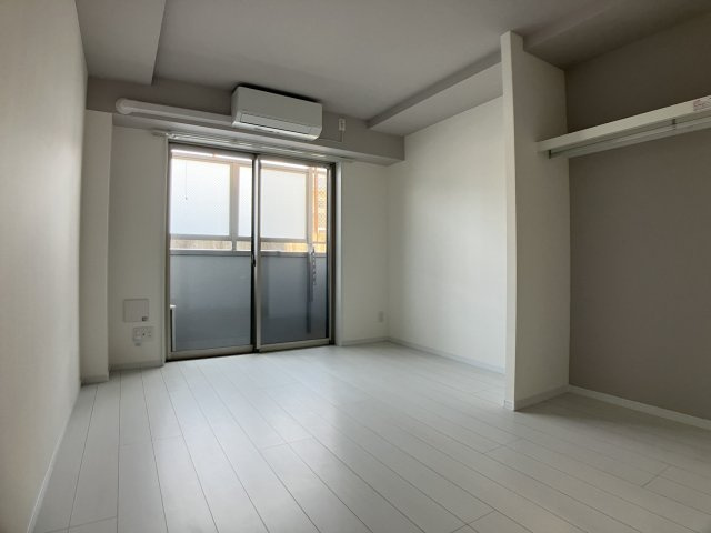 SKビル拾参番館の洋室