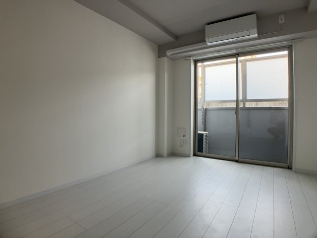 SKビル拾参番館の居間・リビング