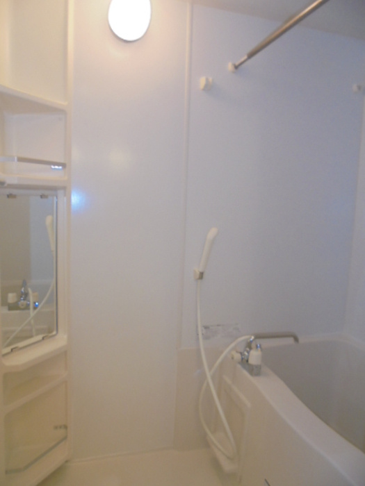 ウィステリアの浴室