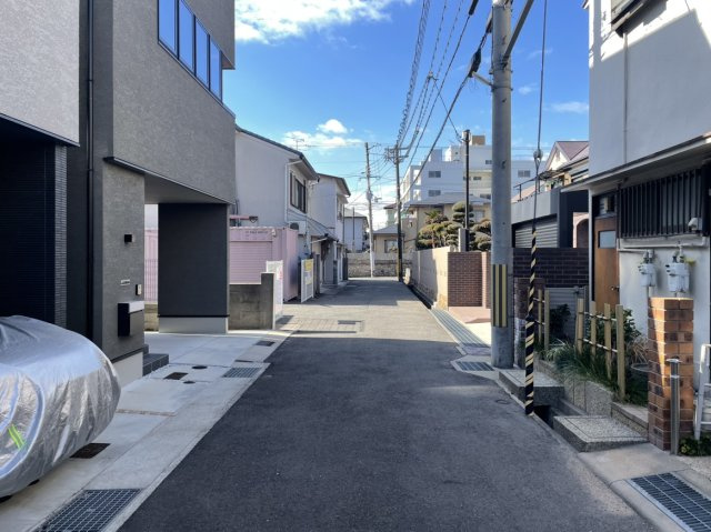 魚崎中町2丁目戸建の前面道路含む現地写真