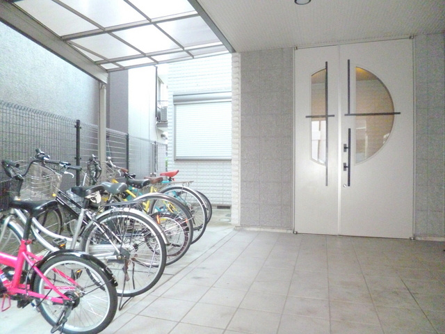 レグルスのその他共用部分|屋根付き駐輪場