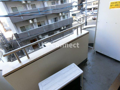 【バルコニー】 | 佐々木ビル | ３階のお部屋で洗濯物も干せます。