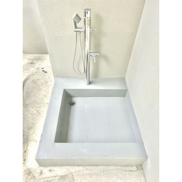 エスリード上前津テルツェの玄関