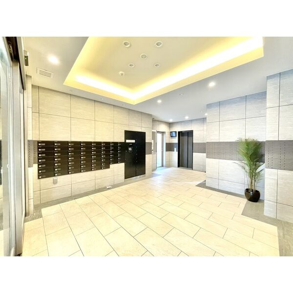 エスリード上前津テルツェのロビー