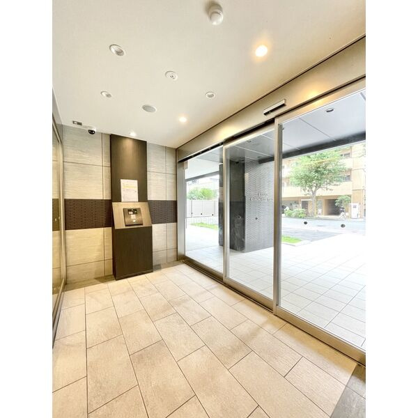 エスリード上前津テルツェのロビー