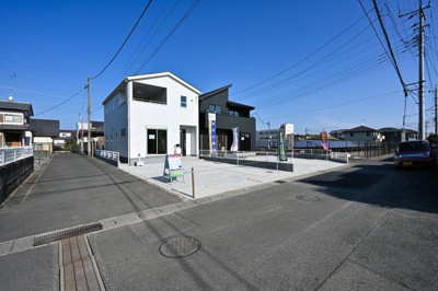 【前面道路含む現地写真】 | Livele Garden.S 太田第10由良町　1号棟 | 南西角地の開放的な区画です♪