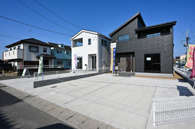 【外観】 | Livele Garden.S 太田第10由良町　2号棟 | 青空に映える高級感のあるエクステリアです。
ぜひ一度ご見学ください！