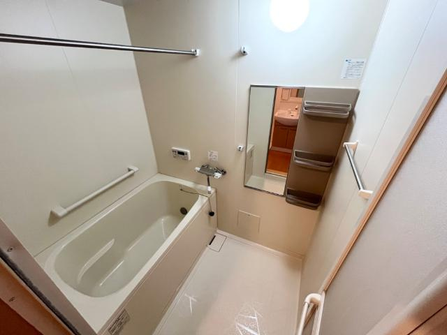 ＡＮＤ　ＯＮＥ　東棟の浴室|バス