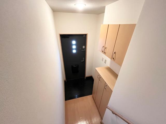 ＡＮＤ　ＯＮＥ　東棟の玄関|玄関