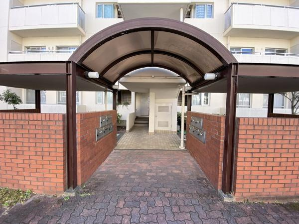 【エントランス】 | 研究学園5団地523号棟