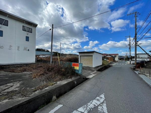 和歌山市相坂　中古戸建の前面道路含む現地写真