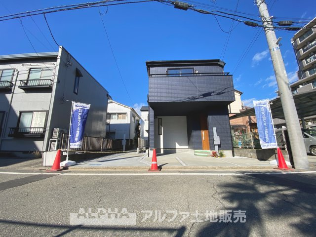 八王子市明神町1丁目新築戸建2棟の前面道路含む現地写真