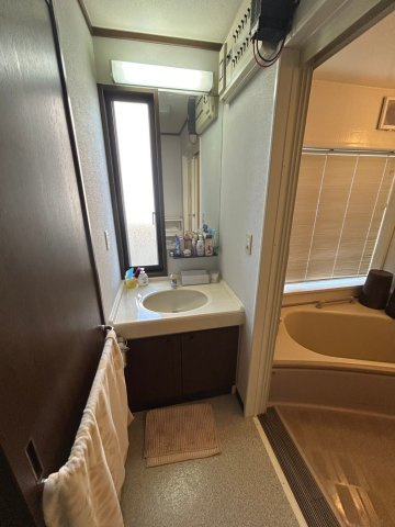 稲敷郡阿見町大字竹来　中古戸建の洗面所