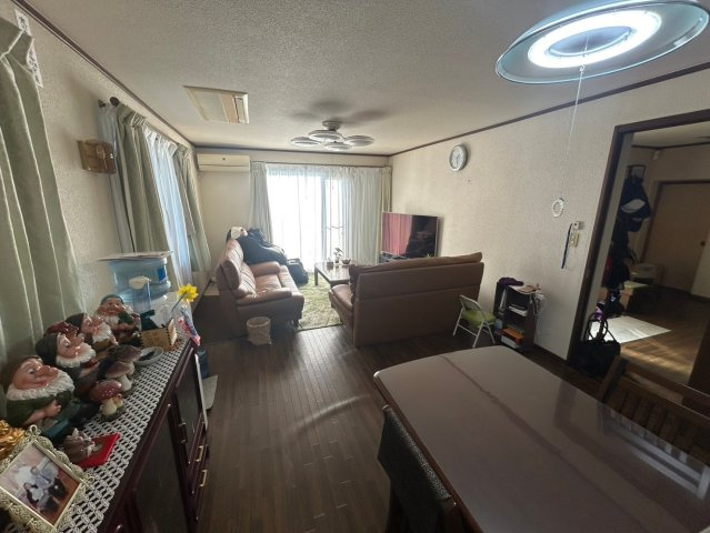 稲敷郡阿見町大字竹来　中古戸建の居間・リビング