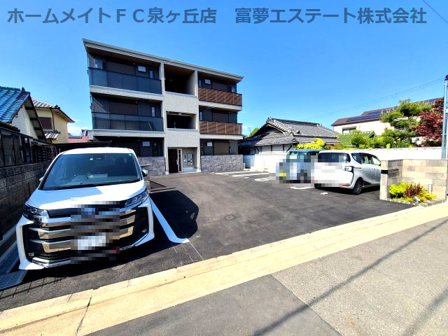 ラ・メゾン・プラムの駐車場