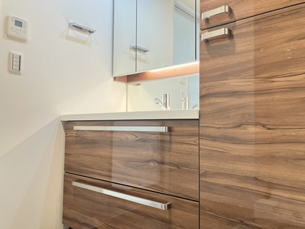 【独立洗面台】 | 【洗面台】収納豊富な独立洗面台！