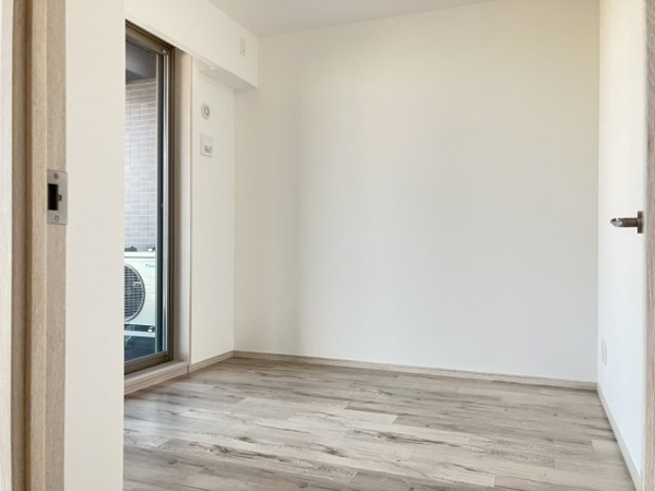 【洋室】 | 【洋室】眺望・採光良好の約5.0帖の洋室！クローゼット付き！