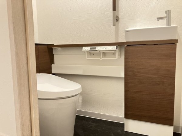 【トイレ】 | 【トイレ】お掃除しやすい防水のビニル床タイル！