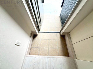 シューズ収納つきの玄関スペースです