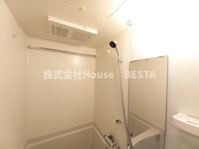 ワールドアイ神戸WESTの浴室