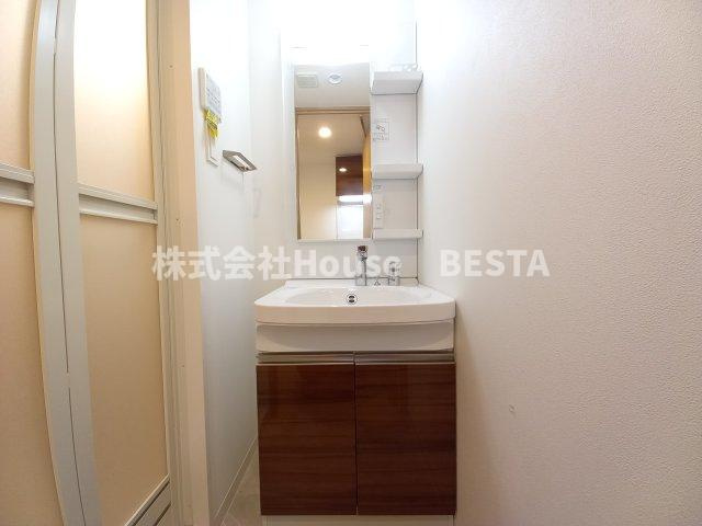 ワールドアイ神戸WESTの独立洗面台