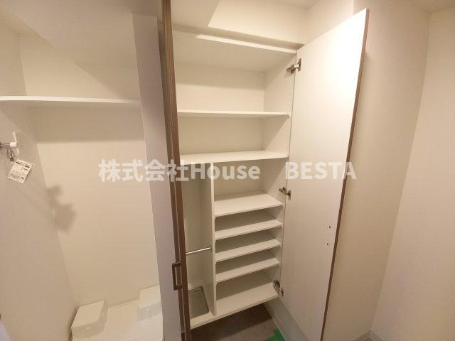 ワールドアイ神戸WESTの収納