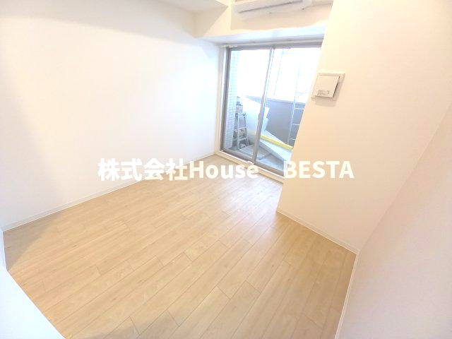 ワールドアイ神戸WESTの洋室