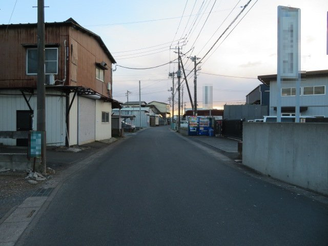 上尾市大字領家の倉庫の周辺