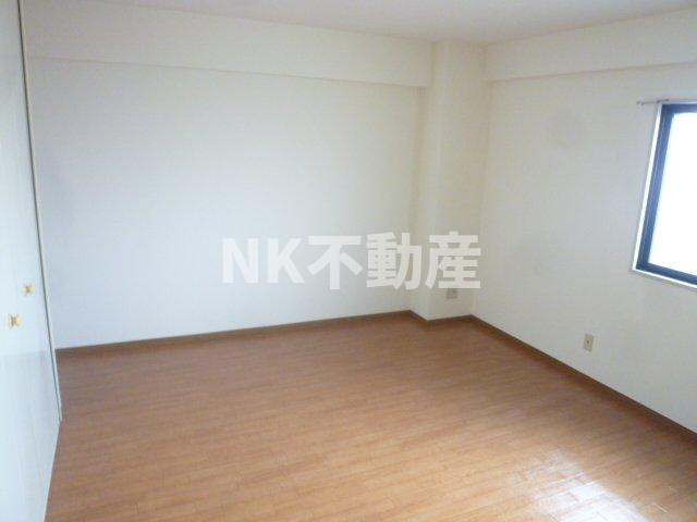 【寝室】 | レジェーロ永和（河内永和賃貸） | 使い勝手のいい寝室です