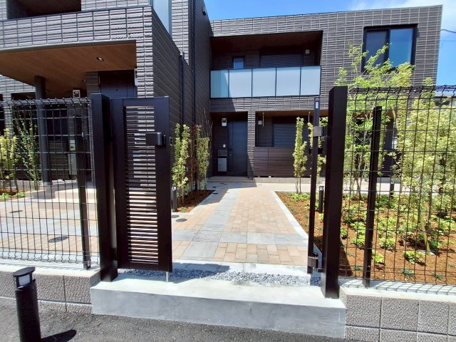 メゾンクレール日暮Ｎｏｒｔｈのエントランス|毎日通るエントランスはこのようになっています