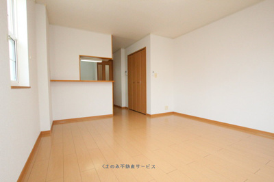 【居間・リビング】 | サンリットスクエアＢ | おしゃれな居間です
サンリットスクエアB棟　103号室　2022/4/7撮影