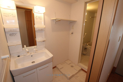 【独立洗面台】 | サンリットスクエアＢ | 独立洗面台、朝の身支度には欠かせません
サンリットスクエアB棟　103号室　2022/4/7撮影