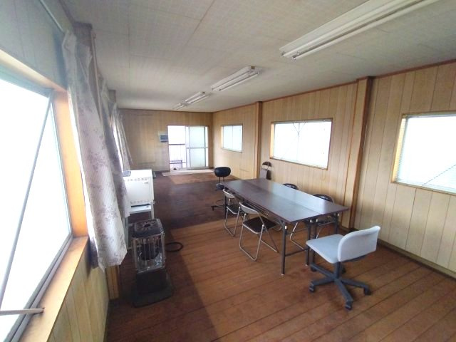 西尾市平坂貸工場の内装