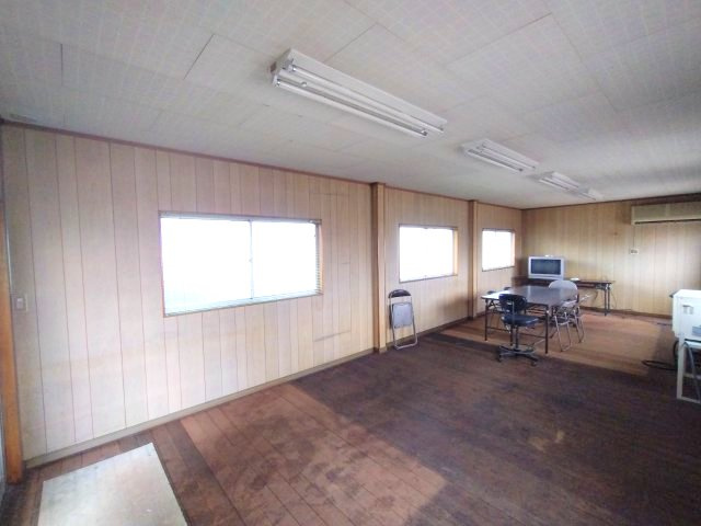 西尾市平坂貸工場の内装