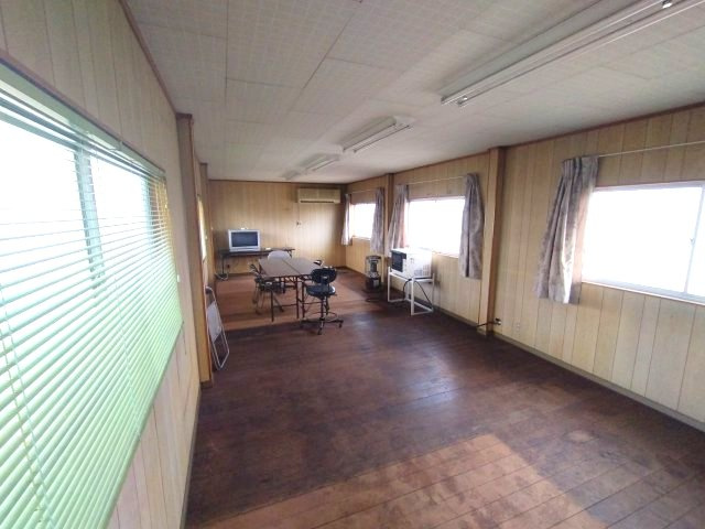 西尾市平坂貸工場の内装
