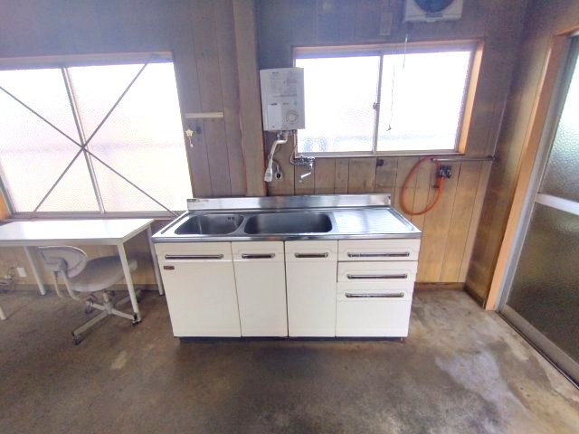 西尾市平坂貸工場の内装