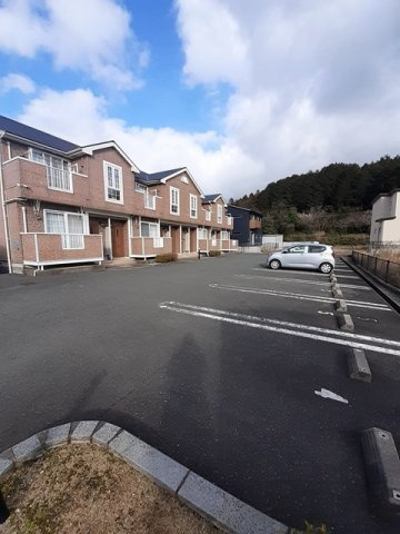 リーオ・ピーノの駐車場