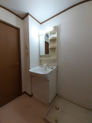 ソレアード葉中の洗面所