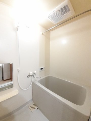 アヴェニール葉中の浴室