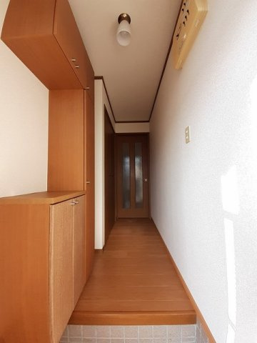 アヴェニール葉中の玄関